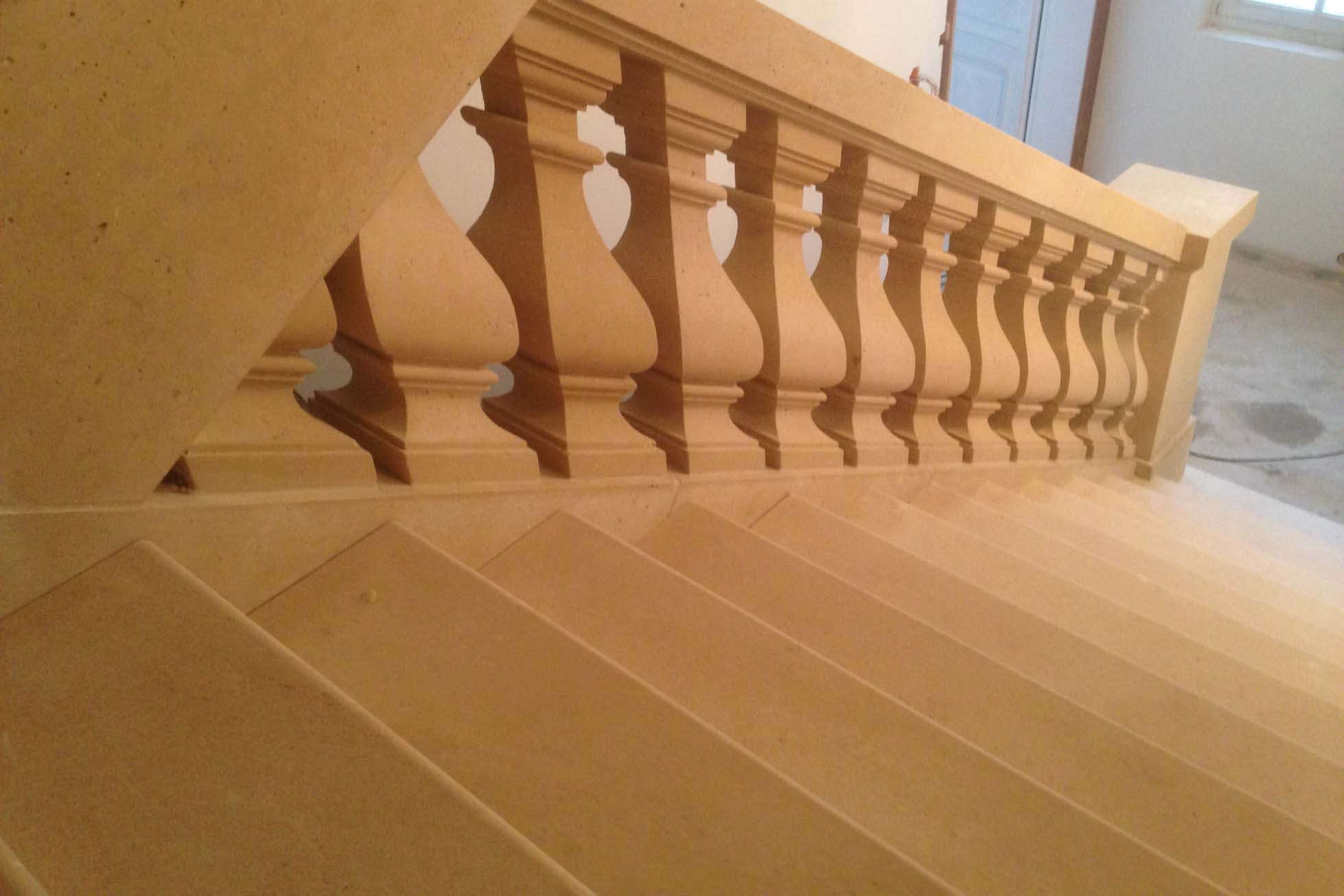 Escalier en pierre La Roche Taill�e