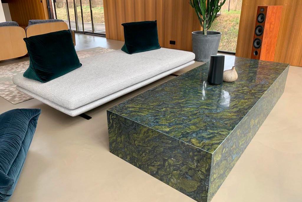 Table de salon assemblage en coupe d�onglet